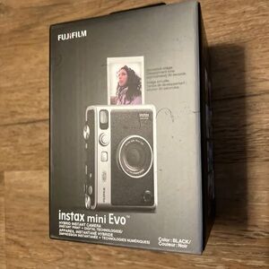 Fujifilm Instax Mini Evo - Sleek Black Finish